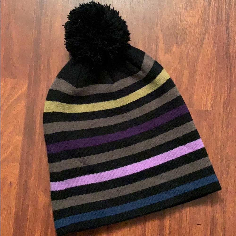 Striped puff hat - Picture 3 of 3